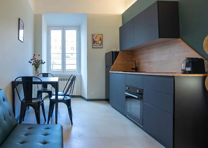 Easytopstay - Crescenzio Stylish